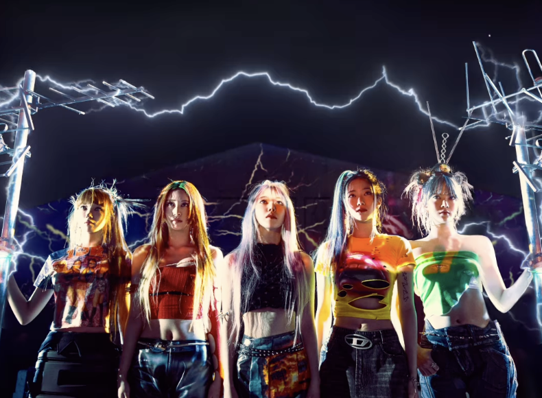 르세라핌의 미니 4집 ‘CRAZY’